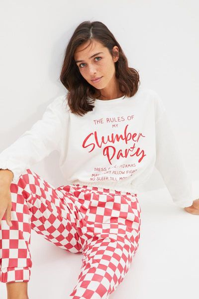 men's sleepwear trendyol örme printed pajamas set thmaw22pt0241, Black;brown 
men's sleepwear trendyol örme printed pajamas set thmaw22pt0241, Black;brown