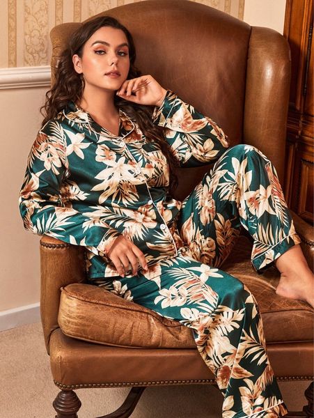 plus allover floral satin pajama set 6073#, Black;white 
plus allover floral satin pajama set 6073#, Black;white
