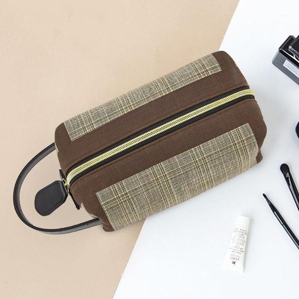 cosmetic bags & cases retro simple large-capacity travel toiletry bag lattice square portable environmental protection storage1
cosmetic bags & cases retro simple large-capacity travel toiletry bag lattice square portable environmental protection storage1