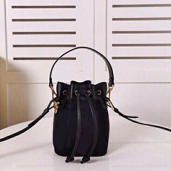 luxury Multi Pochette Hourglass Bag designer P family bags 2021 C Nylon mini Hanghhangbag akend L zhouzhoubao123 G Telfar quilted handbags C
luxury Multi Pochette Hourglass Bag designer P family bags 2021 C Nylon mini Hanghhangbag akend L zhouzhoubao123 G Telfar quilted handbags C