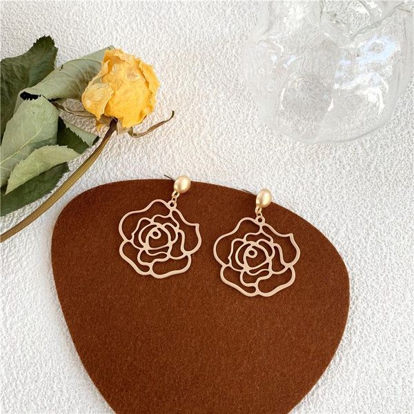 dangle & chandelier zdmxjl 2021 fashion women's earrings fine simple hollow out flower for women girl party gifts jewelry wholesale, Silver
dangle & chandelier zdmxjl 2021 fashion women's earrings fine simple hollow out flower for women girl party gifts jewelry wholesale, Silver