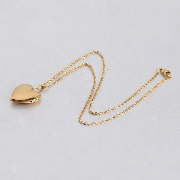 pendant necklaces mirror stainless steel, glossy and peach heart love box necklace, couple necklace, Silver
pendant necklaces mirror stainless steel, glossy and peach heart love box necklace, couple necklace, Silver
