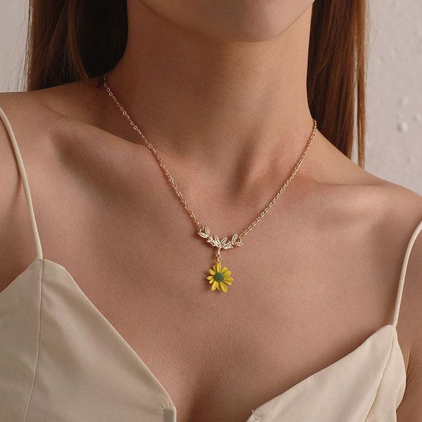 pendant necklaces trendy elegant leaf yellow flower daisy necklace for women simple geometric chains clavicle colar jewelry gift, Silver
pendant necklaces trendy elegant leaf yellow flower daisy necklace for women simple geometric chains clavicle colar jewelry gift, Silver