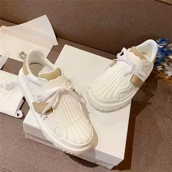 designers womens white shoes branded outdoor calfskin sneakers summer low cut trainers lace up rubber sole platform shoe with box 5528, Black
designers womens white shoes branded outdoor calfskin sneakers summer low cut trainers lace up rubber sole platform shoe with box 5528, Black