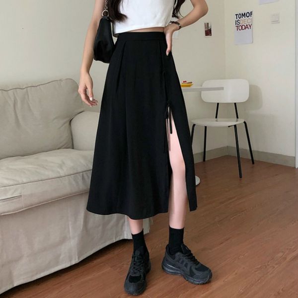 2021 in summer 2021, the new hong kong-style retro black side slit has a long high waist and slim a-line skirt 24uu
2021 in summer 2021, the new hong kong-style retro black side slit has a long high waist and slim a-line skirt 24uu