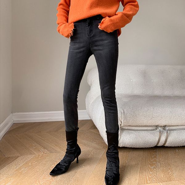 casual denim pencil pants for women high waist minimalist slim jeans female fashion new clothing 2021 spring tide, Black;white
casual denim pencil pants for women high waist minimalist slim jeans female fashion new clothing 2021 spring tide, Black;white