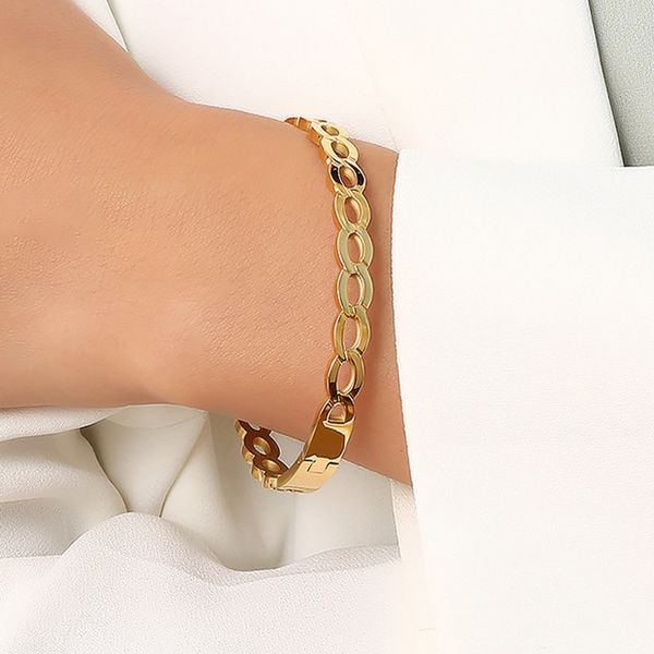 2022 new classic hollow bracelet ladies simple fashion stainless steel jewelry gift fashion accessories, Black
2022 new classic hollow bracelet ladies simple fashion stainless steel jewelry gift fashion accessories, Black