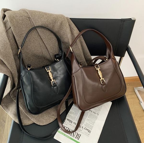factory outlet women bag simple atmosphere retro leather shoulder handbag personality buckle womens messenger bags blue fashion handbags, Black;red
factory outlet women bag simple atmosphere retro leather shoulder handbag personality buckle womens messenger bags blue fashion handbags, Black;red