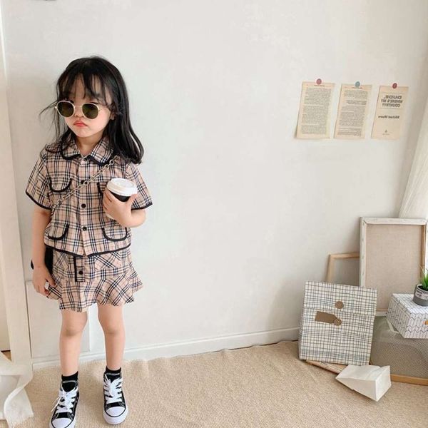 plaid girls' fragrance suit small short sleeve with skirt summer new children's wear 3-8 years old, White
plaid girls' fragrance suit small short sleeve with skirt summer new children's wear 3-8 years old, White