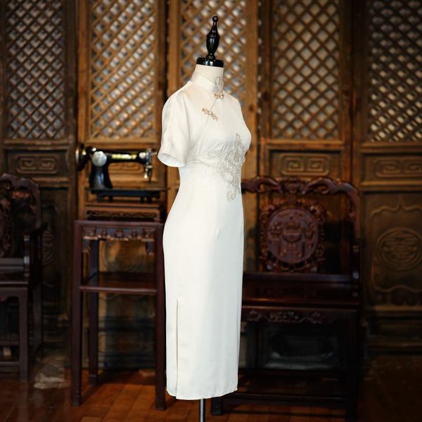 ethnic clothing heart yue fang acetate silk cheongsam spring 2021 young temperament elegant long dress in the modified version, Red
ethnic clothing heart yue fang acetate silk cheongsam spring 2021 young temperament elegant long dress in the modified version, Red
