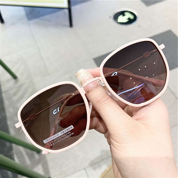 type of women's polarized sunglasses, personalized round glasses, fashionable metal frame, korean fashion with sunglasses, White;black
type of women's polarized sunglasses, personalized round glasses, fashionable metal frame, korean fashion with sunglasses, White;black