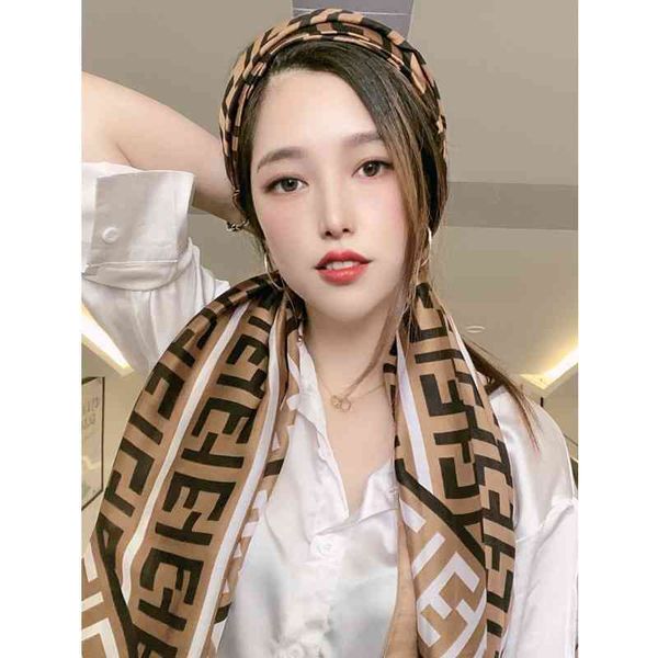 the new design special price silk women's versatile thin and autumn foreign style 2021 new scarf shawl, Blue;gray
the new design special price silk women's versatile thin and autumn foreign style 2021 new scarf shawl, Blue;gray