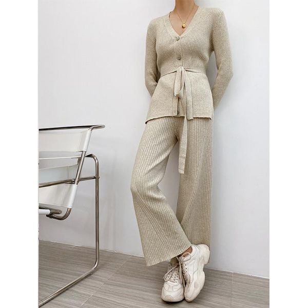 women's tracksuits atkullqz stylish knitted french retro suit 2021 early spring v-necked leggings two-piece female, Gray
women's tracksuits atkullqz stylish knitted french retro suit 2021 early spring v-necked leggings two-piece female, Gray