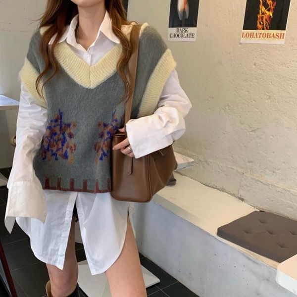 women's vests lily flower print v neck knitted vest women sweater sleeveless pullover kawaii retro pull femme jersey mujer, Black;white
women's vests lily flower print v neck knitted vest women sweater sleeveless pullover kawaii retro pull femme jersey mujer, Black;white