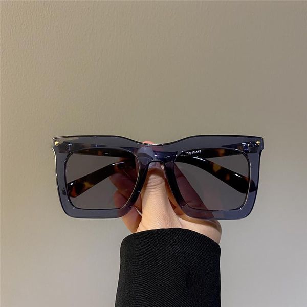 sunglasses european and american big box retro men women anti-ultraviolet street pography travel beach, White;black
sunglasses european and american big box retro men women anti-ultraviolet street pography travel beach, White;black