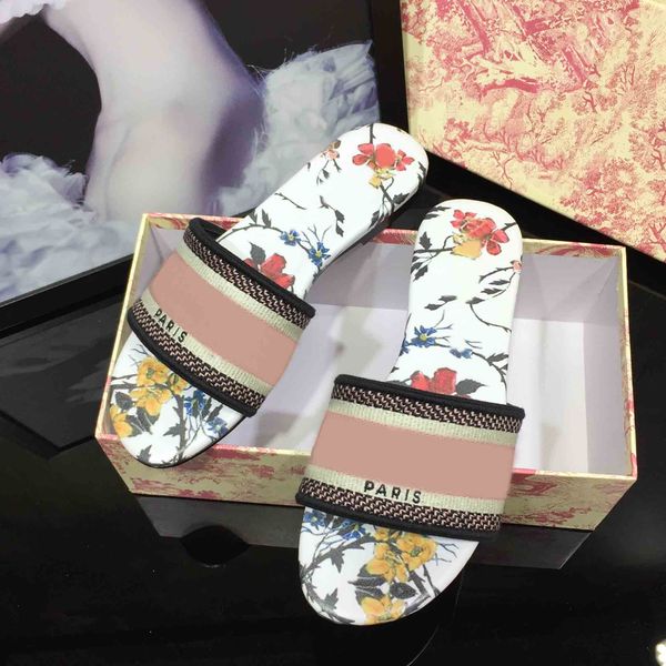 2022 classic designer women slipper weaving womens sandals paris embroidered summer beach stripe flip flops flat outdoor slippers 35-42 with, Black
2022 classic designer women slipper weaving womens sandals paris embroidered summer beach stripe flip flops flat outdoor slippers 35-42 with, Black