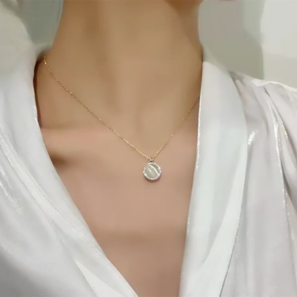 creative net red same rotating round opal necklace female clavicle chain rotatable necklace pendant live broadcast, Silver
creative net red same rotating round opal necklace female clavicle chain rotatable necklace pendant live broadcast, Silver