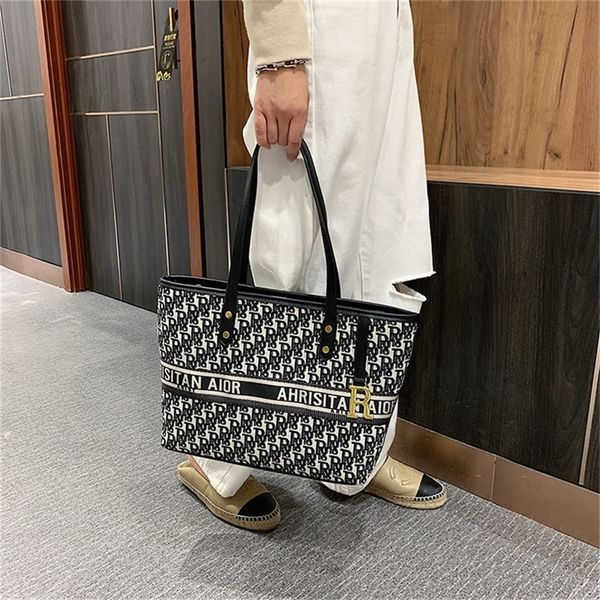70% off deals online tote bag women's large new versatile capacity work commuter hand one shoulder hand
70% off deals online tote bag women's large new versatile capacity work commuter hand one shoulder hand