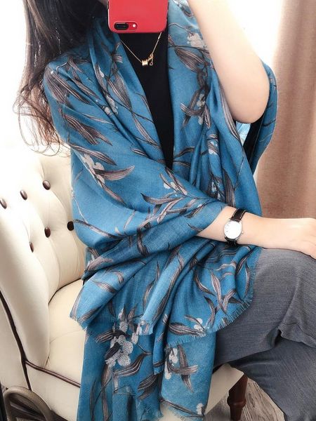 scarves so beautiful cashmere scarf female winter high-end finger long style plus shawl dual-use, Blue;gray
scarves so beautiful cashmere scarf female winter high-end finger long style plus shawl dual-use, Blue;gray