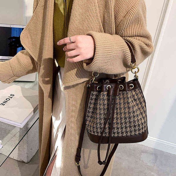 evening bags 2021 simple fashion single shoulder hand armpit hand leopard drawstring msenger bag
evening bags 2021 simple fashion single shoulder hand armpit hand leopard drawstring msenger bag