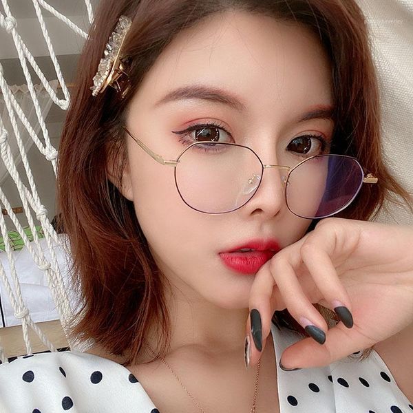 anti-blue glasses round frame retro flat mirror competitive gaming goggles for men and women computer sunglasses, White;black
anti-blue glasses round frame retro flat mirror competitive gaming goggles for men and women computer sunglasses, White;black