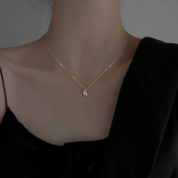water droplets necklace female niche design feeling necklace female collarbone chain contracted wind temperament, Silver
water droplets necklace female niche design feeling necklace female collarbone chain contracted wind temperament, Silver