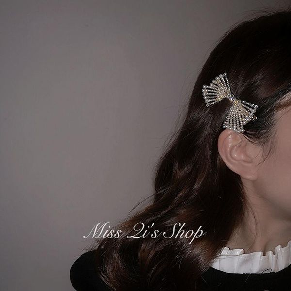 hair accessories pearl diamond studded fan-shaped bow hairpin retro high-level feeling girl side clip exquisite temperament versatile, Slivery;white
hair accessories pearl diamond studded fan-shaped bow hairpin retro high-level feeling girl side clip exquisite temperament versatile, Slivery;white