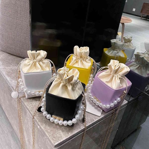 the fashion square box crossbody cups pu leather pearl chain mini shoulder wallet drawing agreement women sling messenger baking
the fashion square box crossbody cups pu leather pearl chain mini shoulder wallet drawing agreement women sling messenger baking