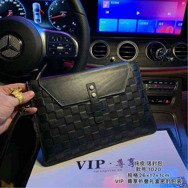 handbag 2021 fashion business men's lattice large capacity flip clip bag korean, Black;red
handbag 2021 fashion business men's lattice large capacity flip clip bag korean, Black;red