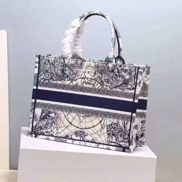 2021 new fashion versatile star women's bag one shoulder portable slant cross tote bag three dimensional embossed embroidery shopping b
2021 new fashion versatile star women's bag one shoulder portable slant cross tote bag three dimensional embossed embroidery shopping b