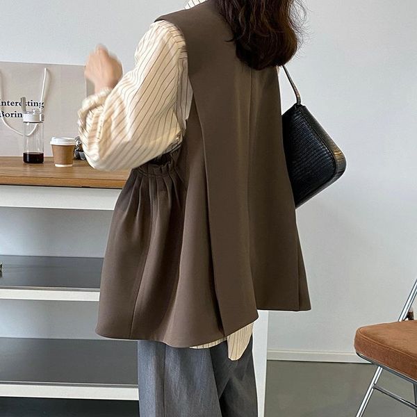 women's vests solid color loose casual a-word suit vest women 2021 autumn pleated umbrella drape coat 5193, Black;white
women's vests solid color loose casual a-word suit vest women 2021 autumn pleated umbrella drape coat 5193, Black;white