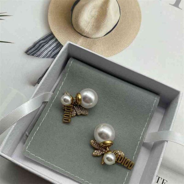 70% off outlet online new bee pearl front and back butterfly letter net red earrings, Golden
70% off outlet online new bee pearl front and back butterfly letter net red earrings, Golden