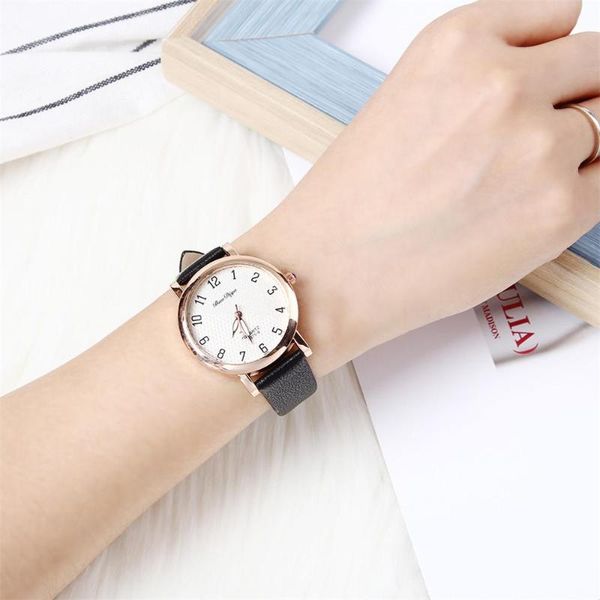 wristwatches simple number dial women black watch 2021 fashion casual ladies quartz with scrub leather band, Slivery;brown
wristwatches simple number dial women black watch 2021 fashion casual ladies quartz with scrub leather band, Slivery;brown