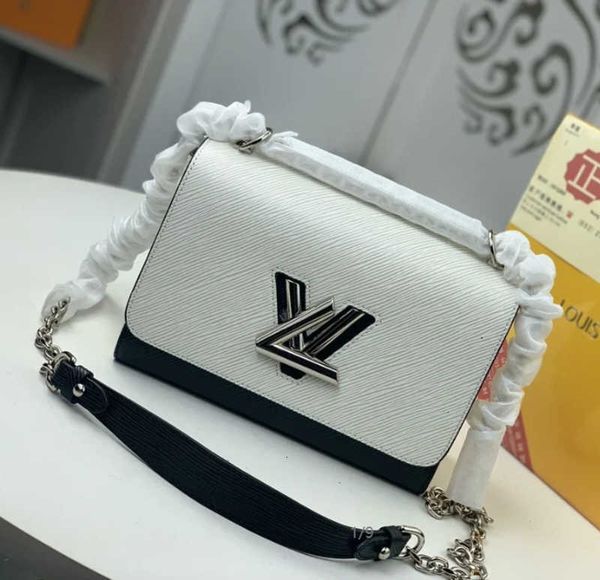 body brand designer cross luxury m50273 twist shoulder denim medium shoulder totes bag women's bag bags handbags iconic handles bag clu
body brand designer cross luxury m50273 twist shoulder denim medium shoulder totes bag women's bag bags handbags iconic handles bag clu