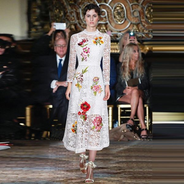 casual dresses floral embroidery flower hollow out lace long sleeve 2021 spring summer dress women runway vintage black white r, Black;gray
casual dresses floral embroidery flower hollow out lace long sleeve 2021 spring summer dress women runway vintage black white r, Black;gray