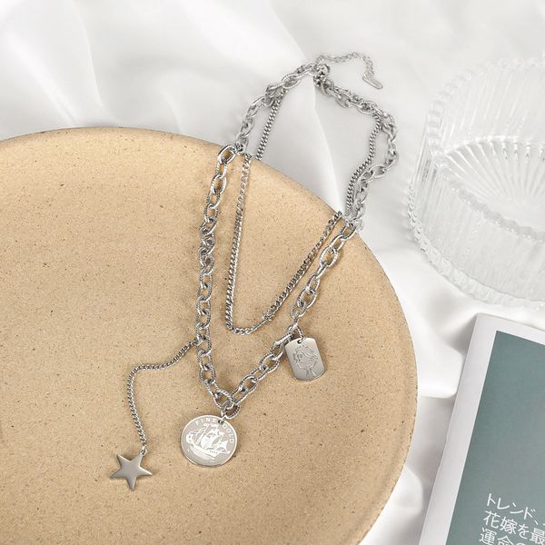 indifference wind figure wearing double-layer titanium steel necklace, Silver 
indifference wind figure wearing double-layer titanium steel necklace, Silver
