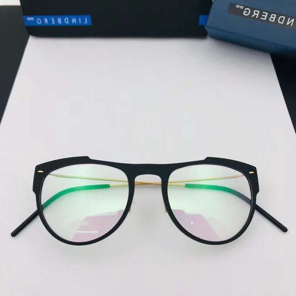 linde 1.5g wearing comfortable pure titanium spectacle men's ultra light oval frame 6557, White;black
linde 1.5g wearing comfortable pure titanium spectacle men's ultra light oval frame 6557, White;black