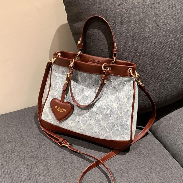 evening bags denim texture handbag 2021 luxury trendy fashion messenger tote bag wild large capacity single shoulder
evening bags denim texture handbag 2021 luxury trendy fashion messenger tote bag wild large capacity single shoulder