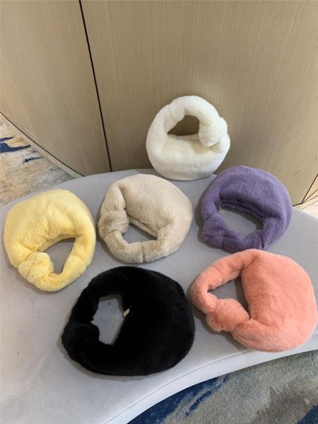 evening bags 2021 autumn and winter furry armpit bag wrist black
evening bags 2021 autumn and winter furry armpit bag wrist black