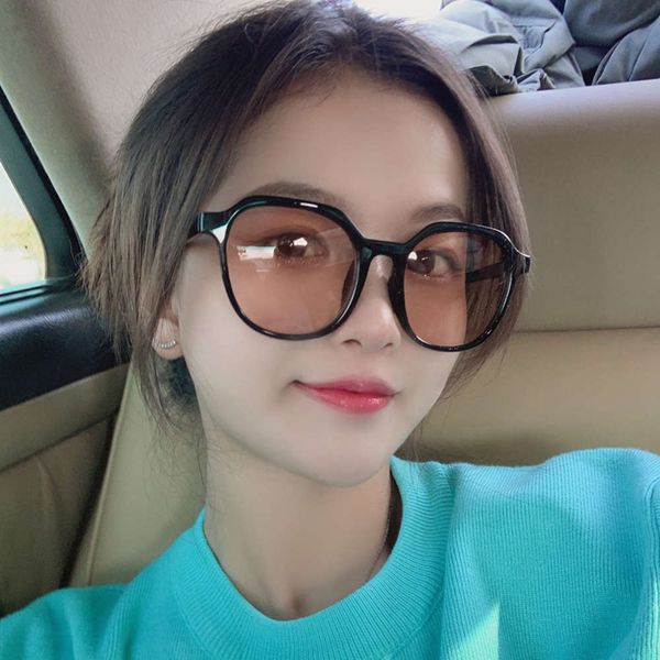 concave shape street po personality big face fashion tan sunglasses show thin korean polarizing glasses, White;black
concave shape street po personality big face fashion tan sunglasses show thin korean polarizing glasses, White;black
