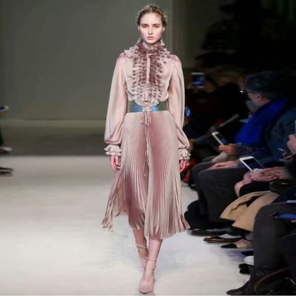 2021 new pink veet woman runway vintage ruffled long sleeve draped pleated maxi for women autumn winter b6zu, Black;gray
2021 new pink veet woman runway vintage ruffled long sleeve draped pleated maxi for women autumn winter b6zu, Black;gray