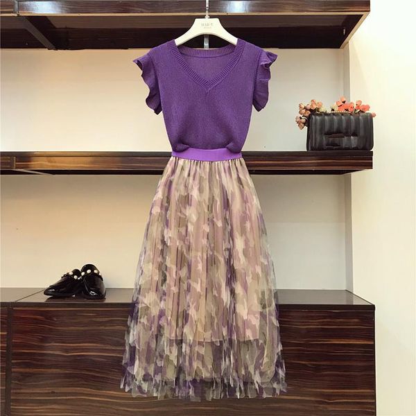 elegant sleeveless ruffled thin sweater +camouflage print mesh skirts two piece set women v neck knitted +skirt sets, Gray
elegant sleeveless ruffled thin sweater +camouflage print mesh skirts two piece set women v neck knitted +skirt sets, Gray