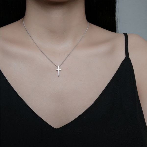 design necklace fashion pendant luxury jewelry s925 sterling silver cross harajuku personalized simple clavicle chain
design necklace fashion pendant luxury jewelry s925 sterling silver cross harajuku personalized simple clavicle chain