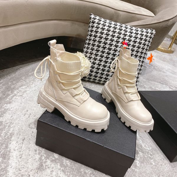2022 fashion love women boots chunky heel martin laureate boot black white yellow martins woman shoes with box and logo size 35-40 -k131
2022 fashion love women boots chunky heel martin laureate boot black white yellow martins woman shoes with box and logo size 35-40 -k131