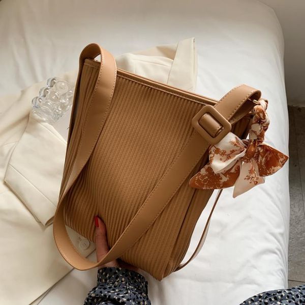 2021 summer shoulder bags silk scarf bucket bag western style large capacity student handbag
2021 summer shoulder bags silk scarf bucket bag western style large capacity student handbag