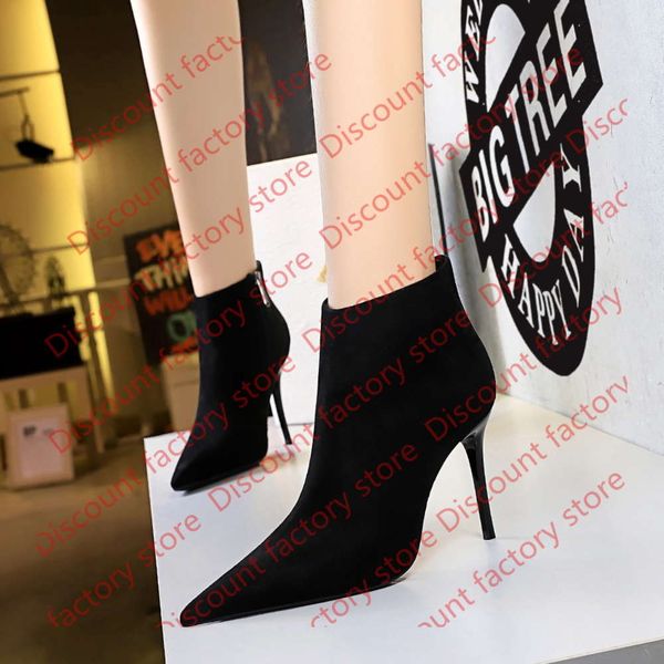 2021 new arrival ankle boots genuine leather boots stiletto heels pointed toe black color women boots ladies shoes
2021 new arrival ankle boots genuine leather boots stiletto heels pointed toe black color women boots ladies shoes