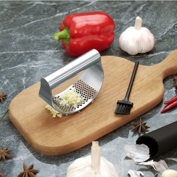 2021 stainless steel garlic press rocker garlic masher squeezer slicer chopper home mincer kitchen tools gadgets
2021 stainless steel garlic press rocker garlic masher squeezer slicer chopper home mincer kitchen tools gadgets