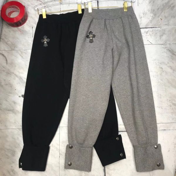 2020ss winter fashion new crosin metal decorative cross with leather leggings, Black 
2020ss winter fashion new crosin metal decorative cross with leather leggings, Black