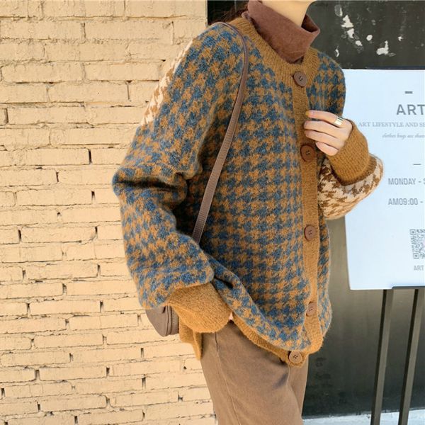 autumn 2021 new korean style loose houndstooth cardigan warm soft coat retro color matching sweater women 81k0, White;black
autumn 2021 new korean style loose houndstooth cardigan warm soft coat retro color matching sweater women 81k0, White;black