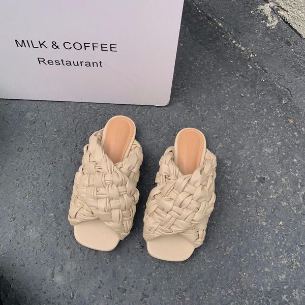 slippers weaving flat in spring and summer of 2021 square head fish mouth soft leather sandals for female big bottom cross, Black
slippers weaving flat in spring and summer of 2021 square head fish mouth soft leather sandals for female big bottom cross, Black